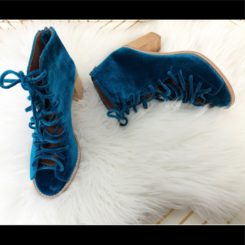 Jeffrey Campbell cors lace up velvet sandal